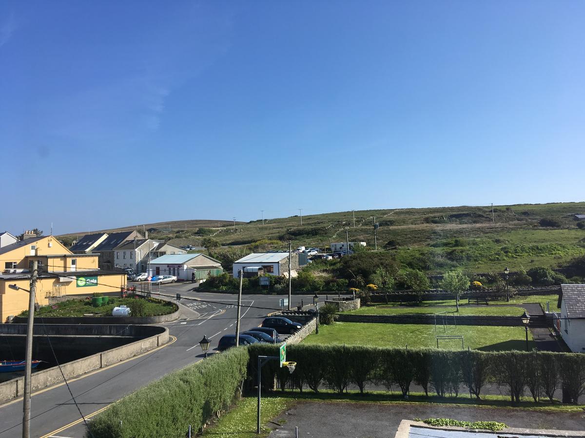The Pier Bar , Cleggan Bed & Breakfast Exterior photo